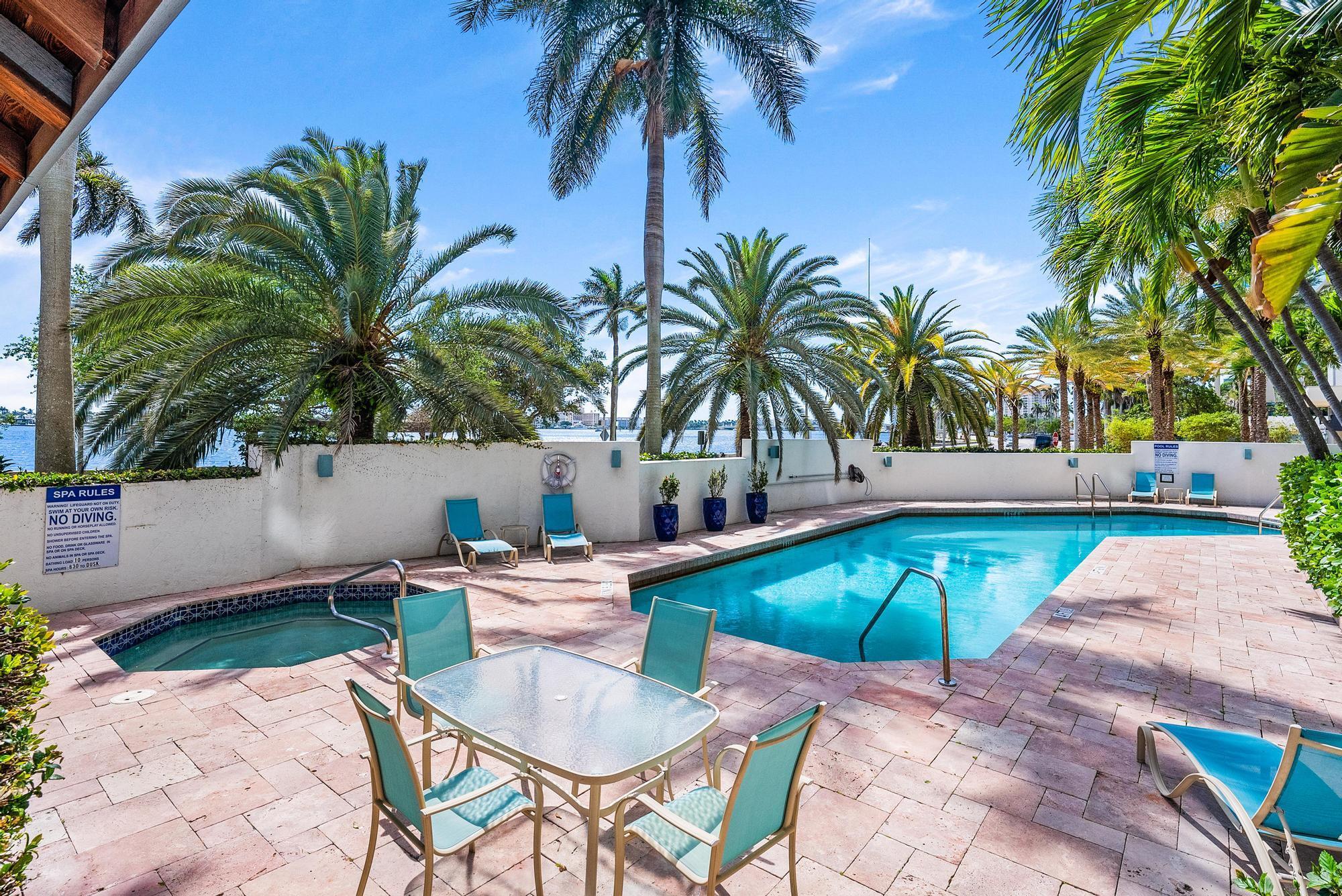 Image 4: Pool/spa