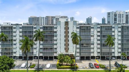 400 Diplomat Pkwy