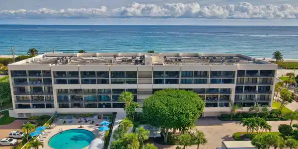 2727 N Ocean Blvd