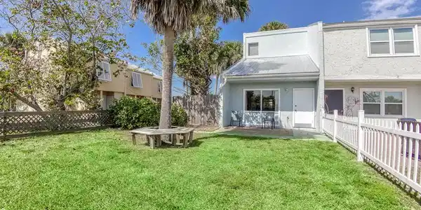 908 Shorewinds Drive