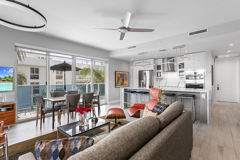 Image 4: Living & Dining