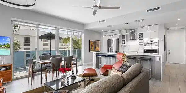 Image 4: Living & Dining