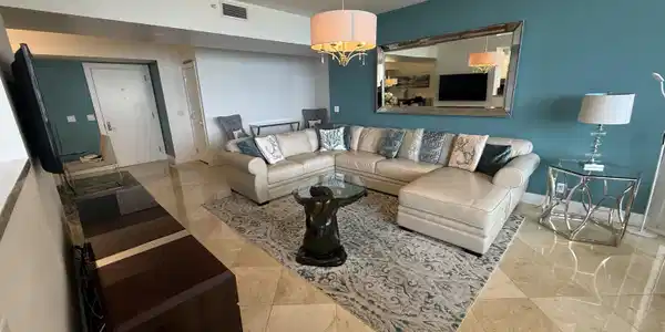 Image 3: Living Room