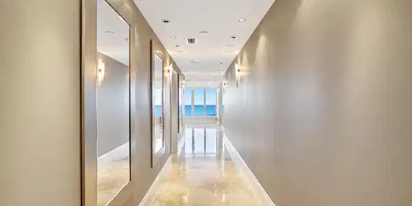 Image 3: Hall to Oceanfront