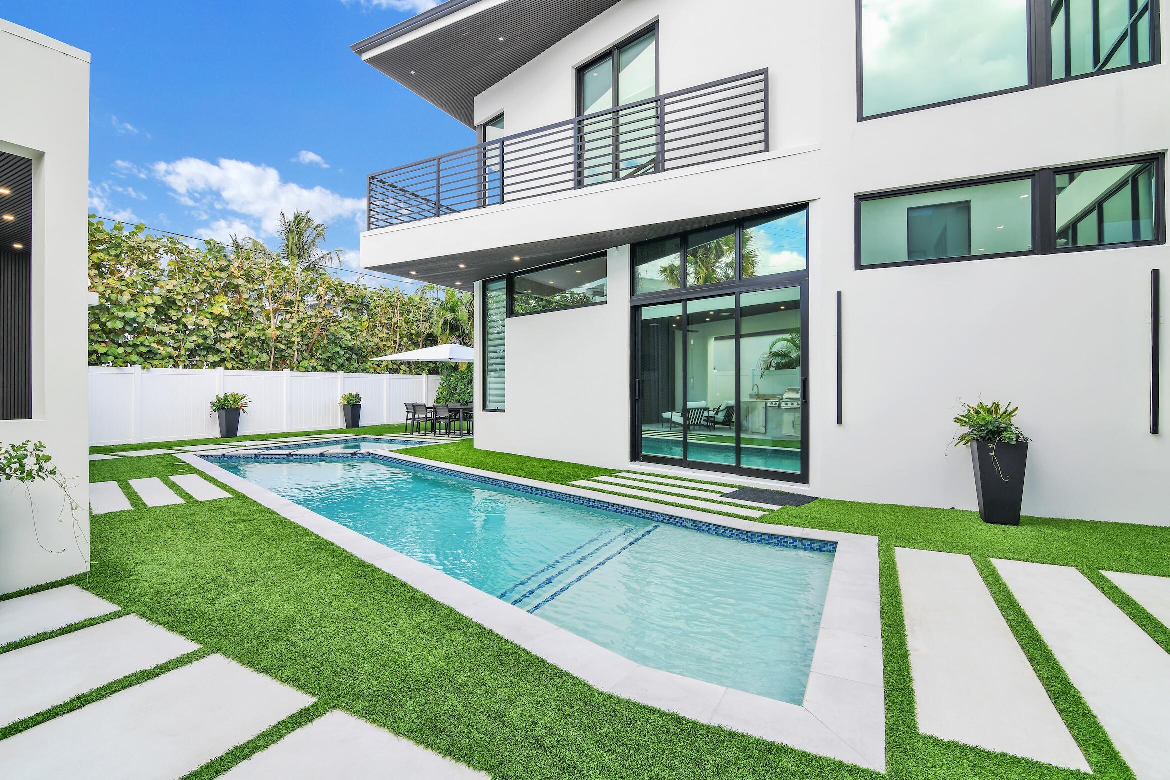 Image 4: Exterior -355 E Boca Raton Rd, Boca Rato