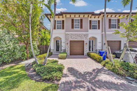 3232 Marine Drive
