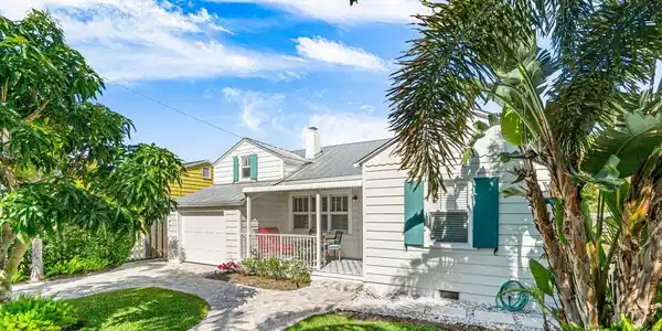 714 N Ocean Breeze