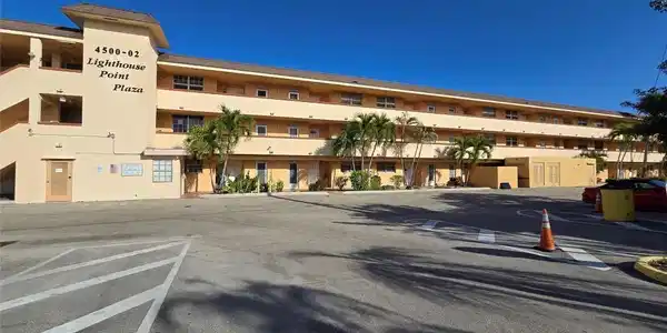 4500 N Federal Highway