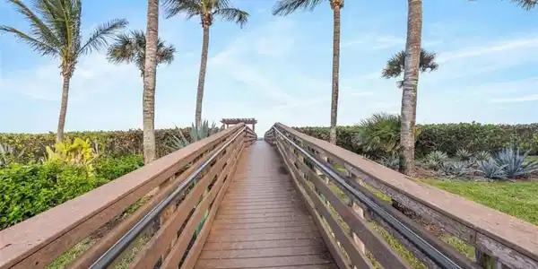 Image 2: Beach access 1