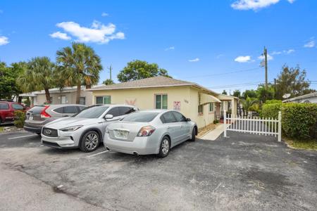 186 E 27th Street