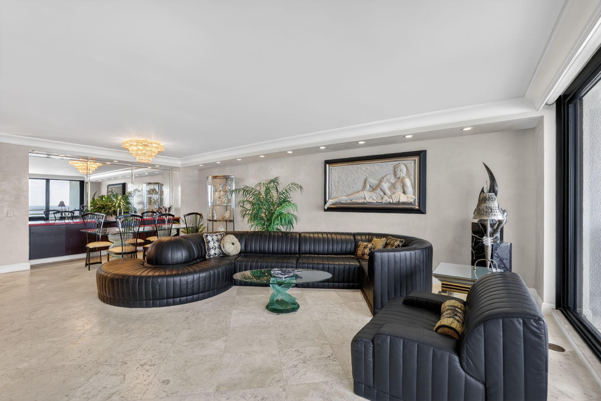 Image 2: Living Room