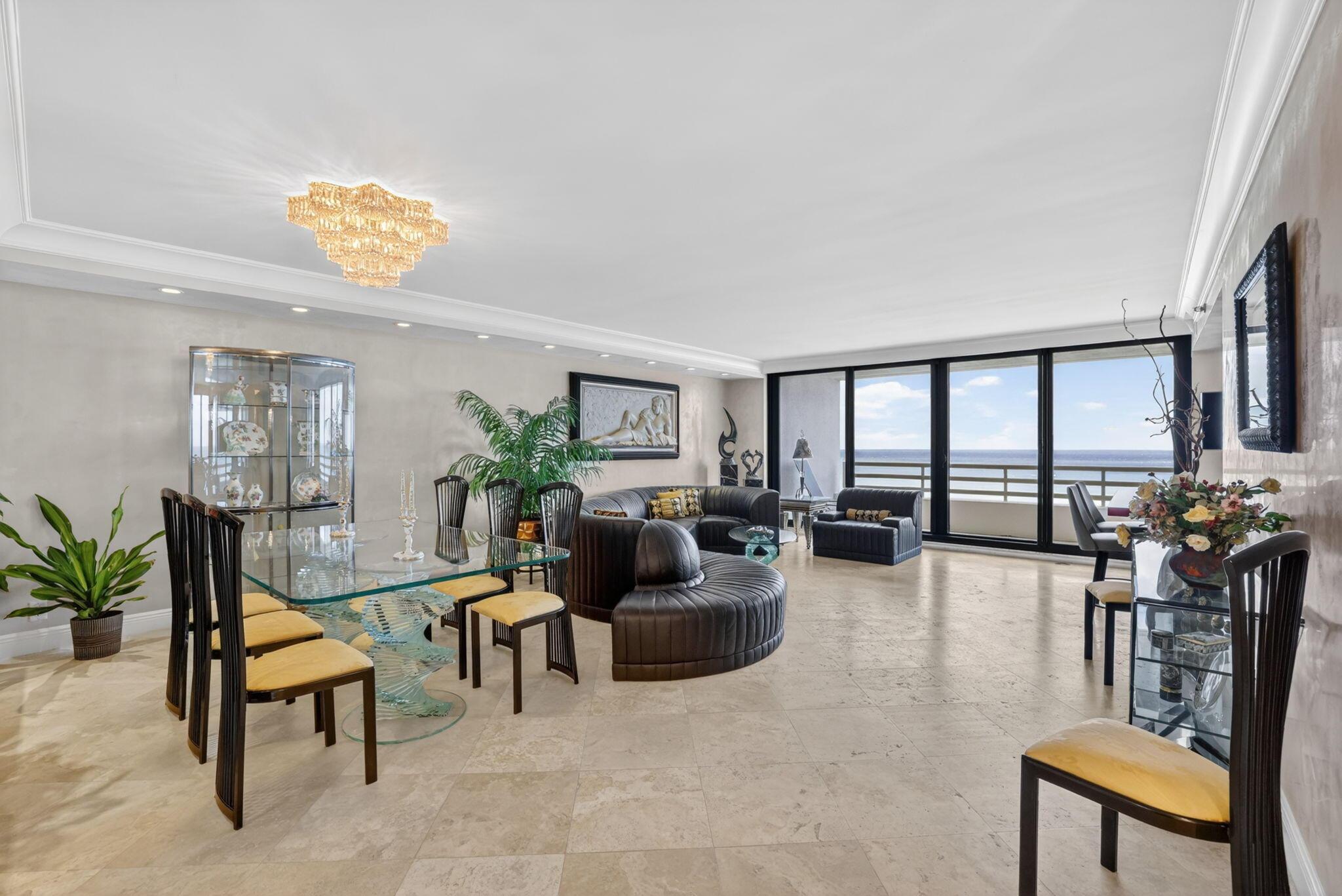 Image 3: Living - Dining Room