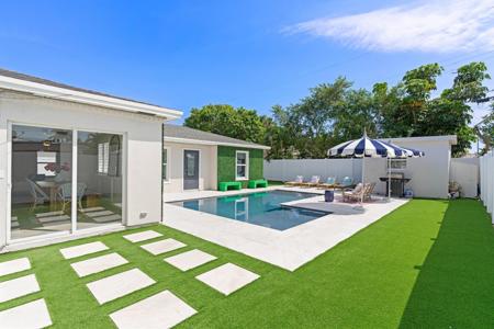 330 Alhambra Place