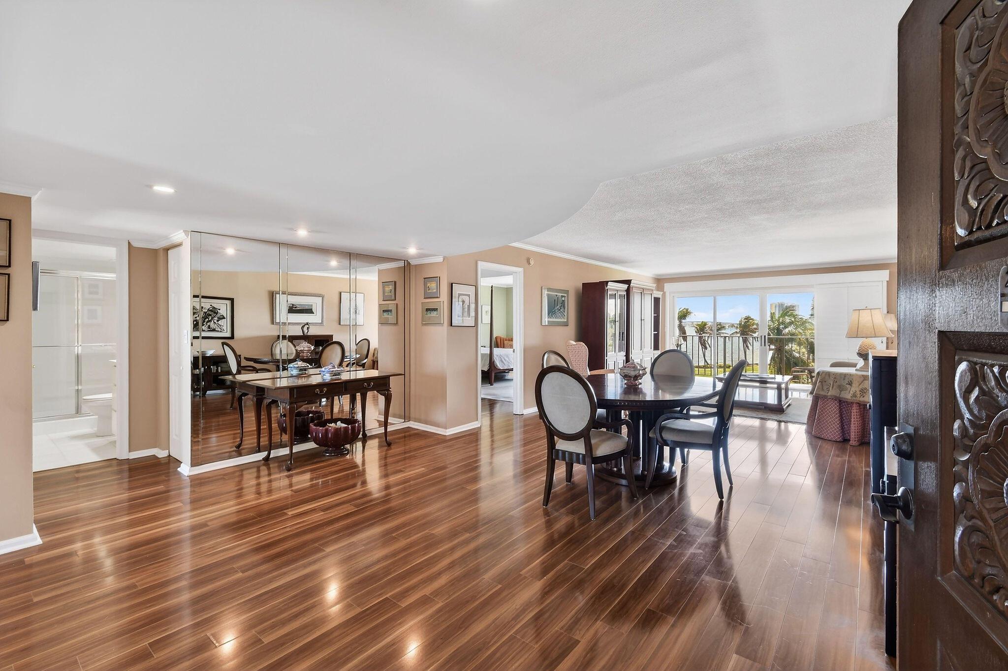 Image 3: 801LakeShoreDr#414(2)
