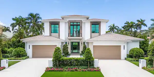 Image 3: 471_Royal_Palm_Way_Aerials_01