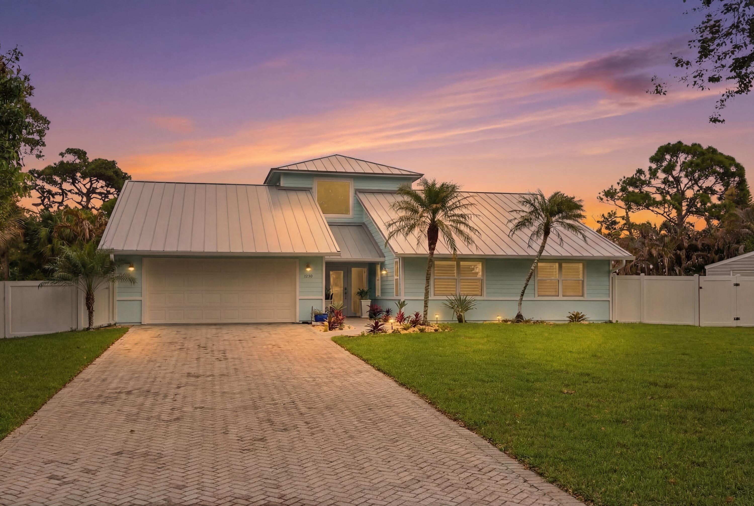 Image 3: 1250_SW_Carl_Metz_Ln_002_Twilight