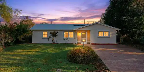 2315 NE 19th Court