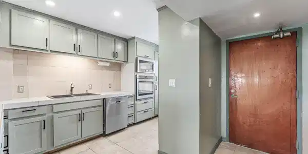 Image 4: 4 003-155YachtClubDrive-101-NorthPalmBea