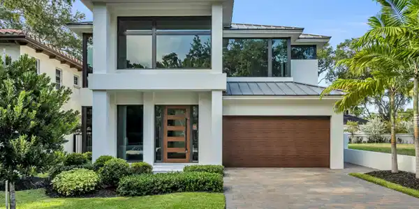 Image 2: 1625 SE 1ST, FORT LAUDERDALE--2