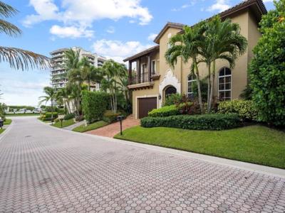 460 Surfside Ln