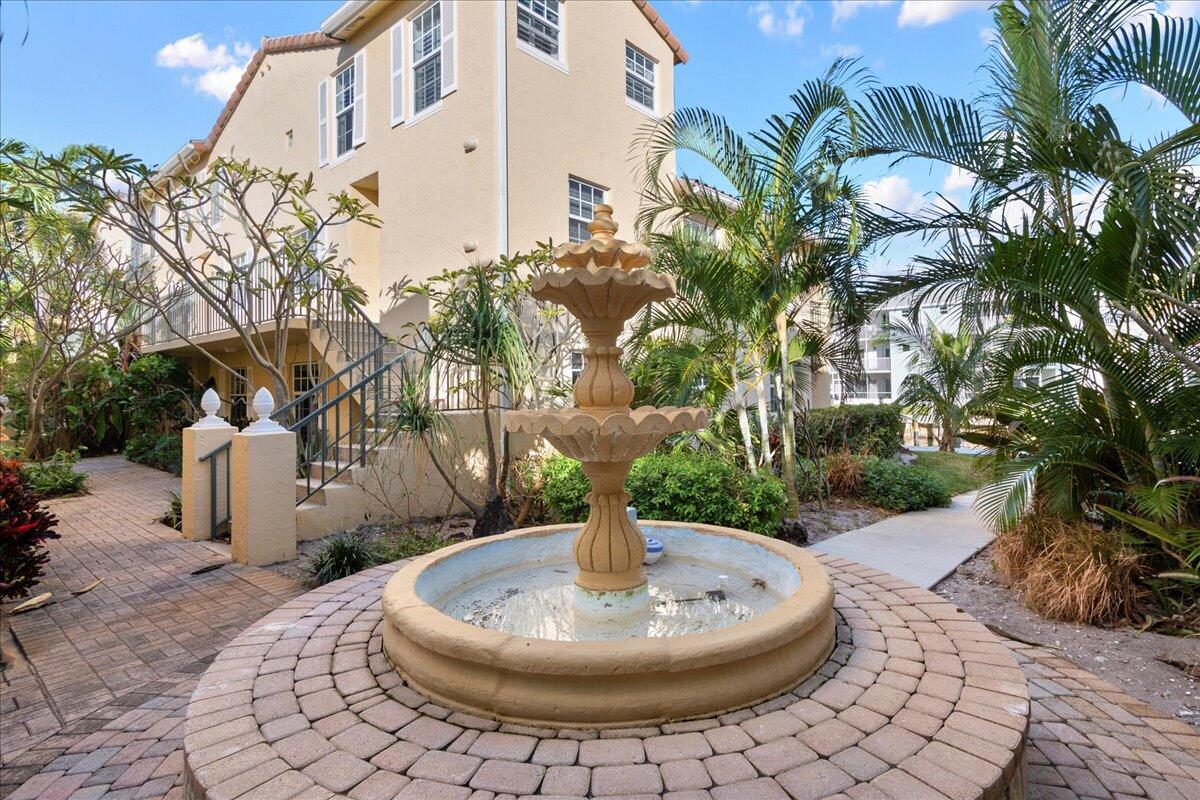 Image 2: FOUNTAIN AT FRONT DOOR
