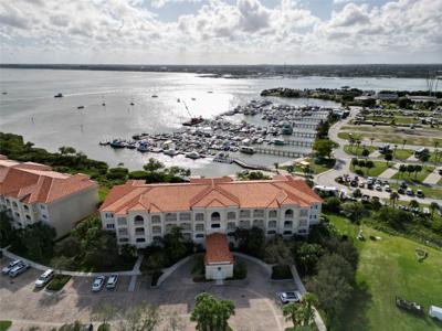 34 Harbour Isle Dr