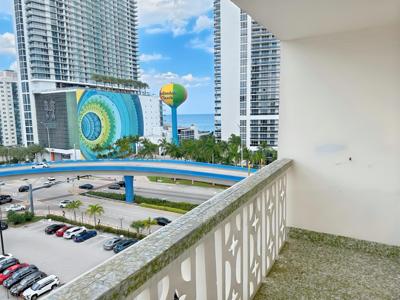 1825 S Ocean Drive
