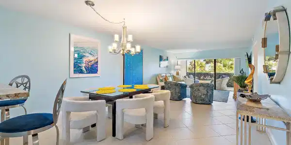 Image 4: Open Floor Plan