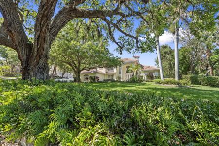 4 Castle Hill Way