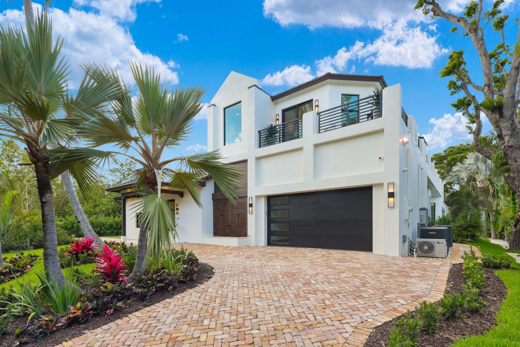 Image 2: 23 Coconut Ln - 2.jpg-SMALL