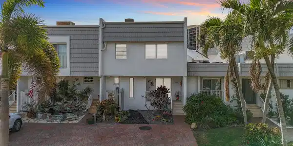 1032 Russell Dr