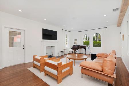 306 Marlborough Place