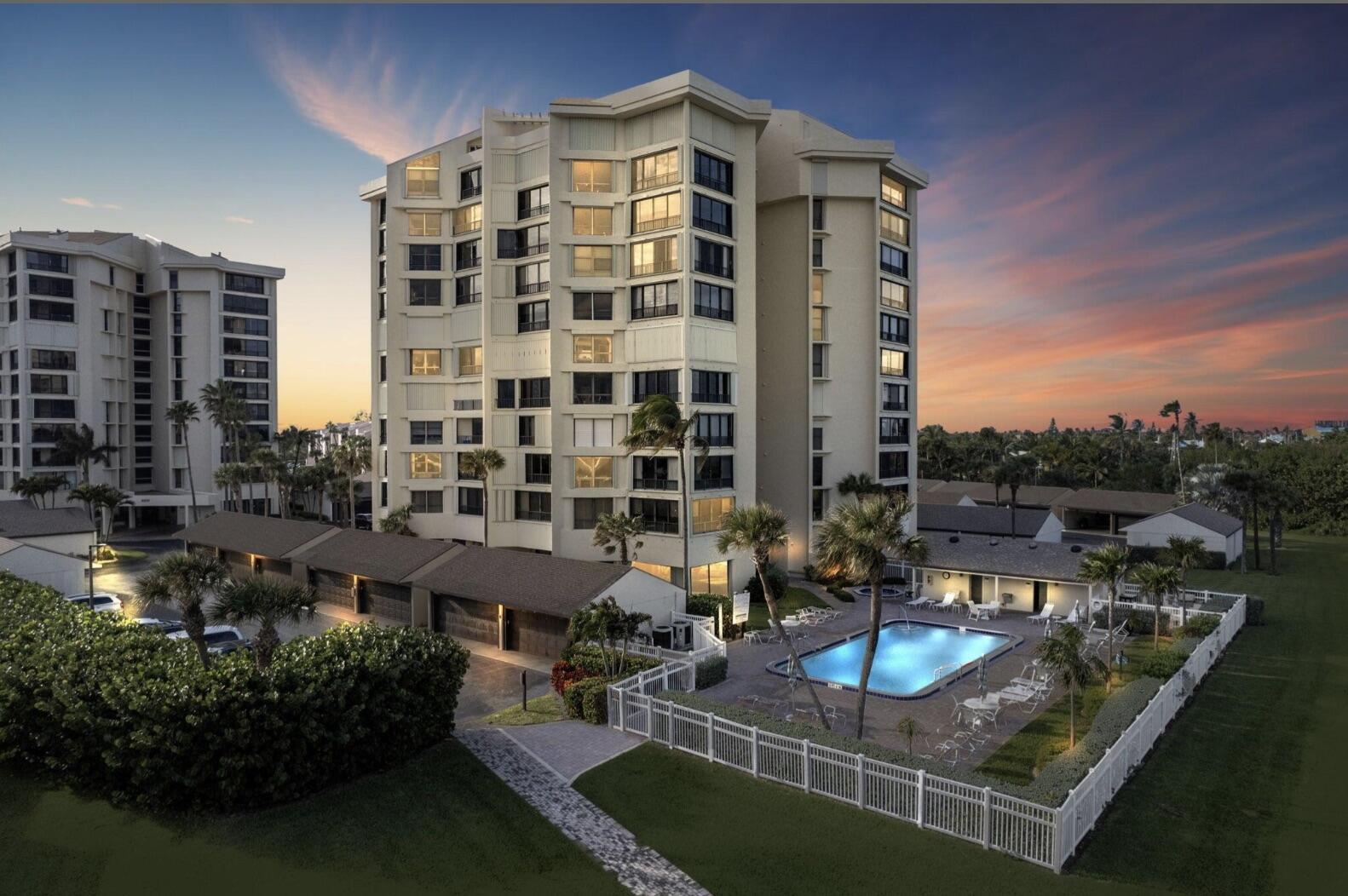 Image 2: So many amenities in Ocean Village including 9-hol
