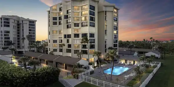 Image 2: So many amenities in Ocean Village including 9-hol