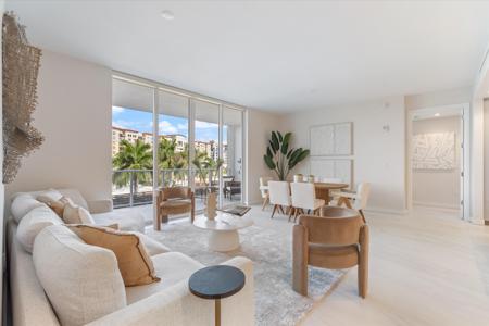 220 SE Mizner Boulevard