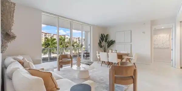 220 SE Mizner Boulevard