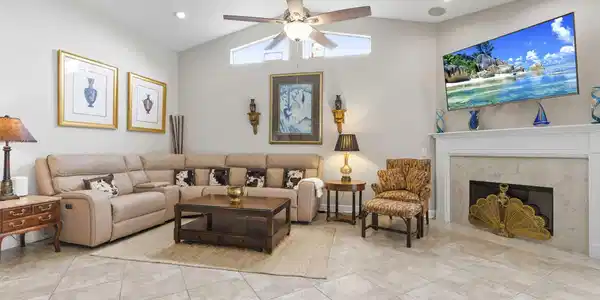 Image 4: 4-web-or-mls-DSC08578