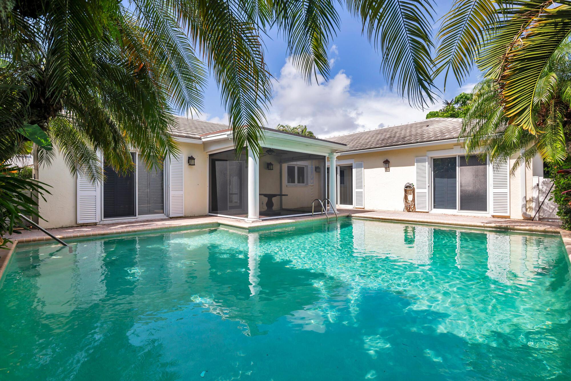 Image 1: Pool