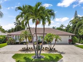 7725 NE Spanish Trail Ct