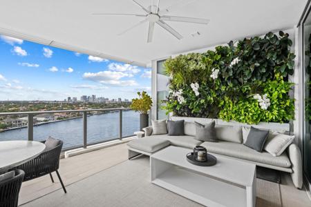 435 Bayshore Dr