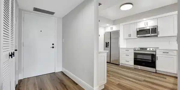 Image 3: 28-web-or-mls-DSC08251