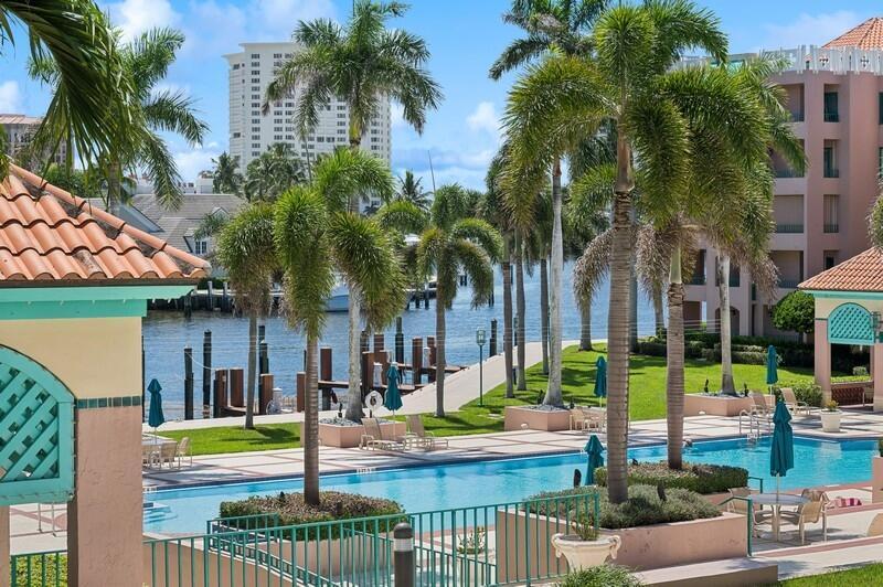 Image 2: 01_120SE5thAvenue326_193_Intracoastalpoo