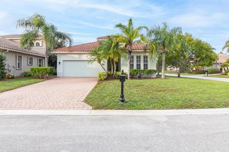 772 SW Pebble Lane