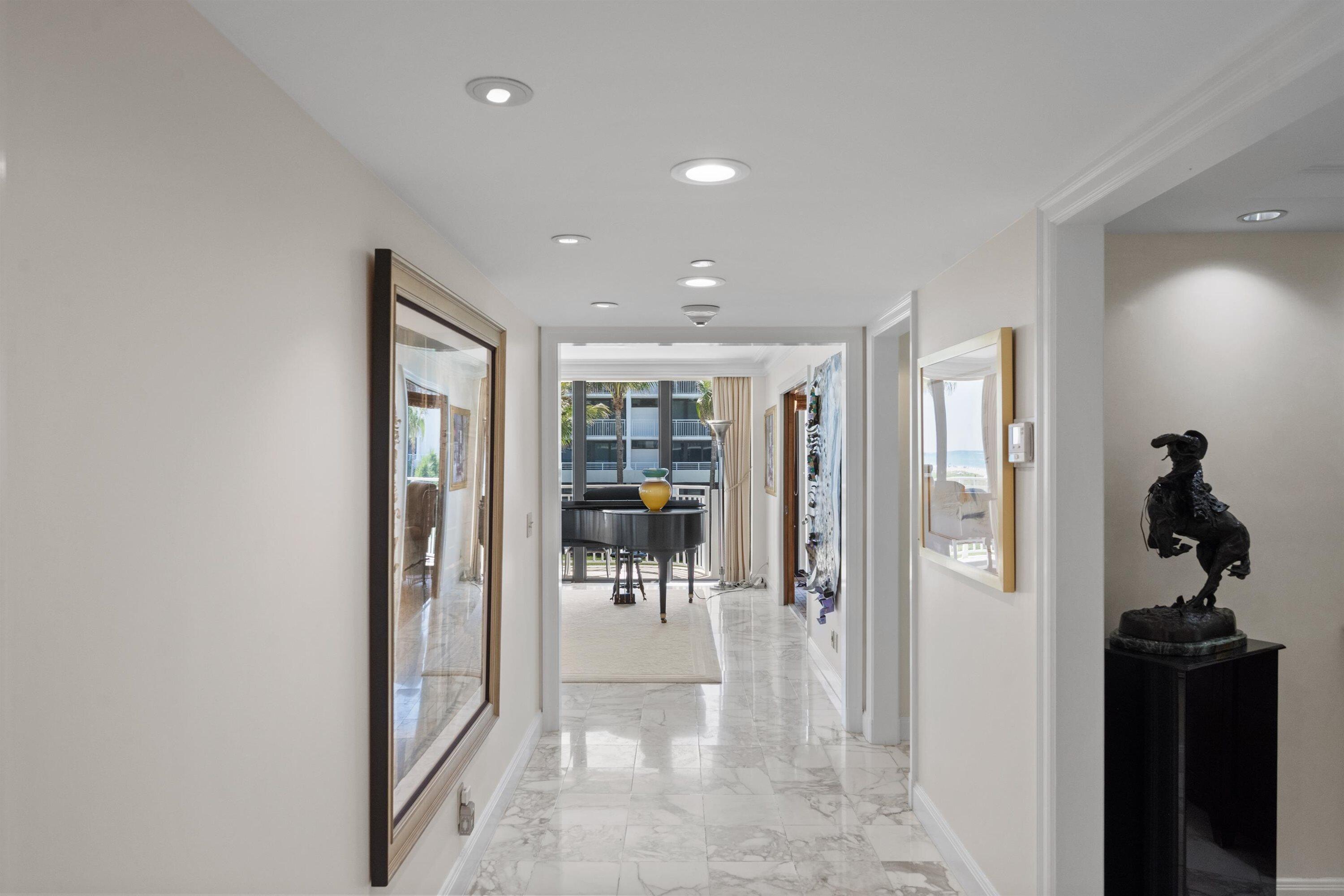 Image 3: Foyer