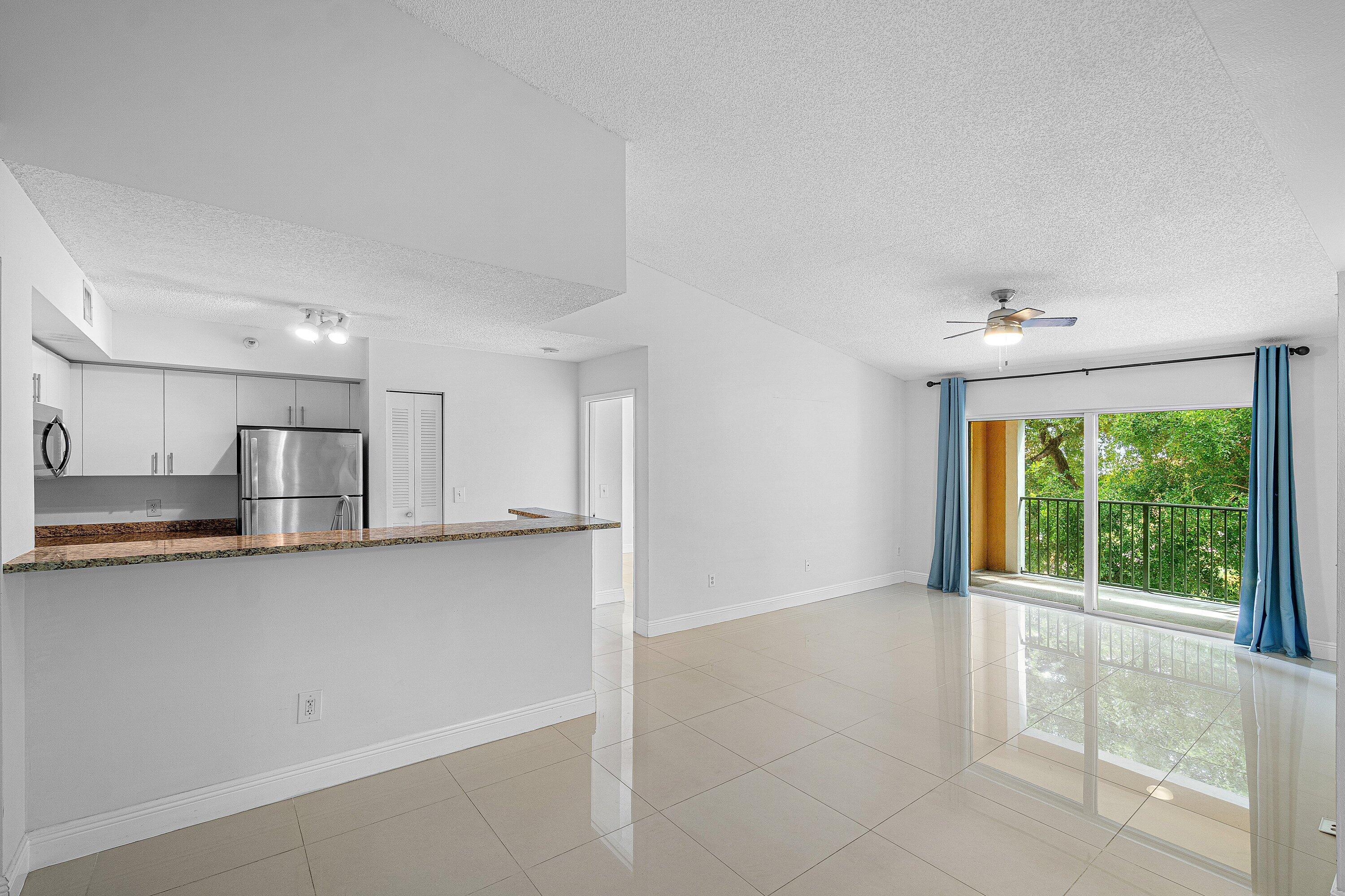Image 4: open floor plan