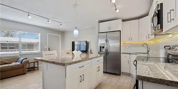228 Hibiscus Ave