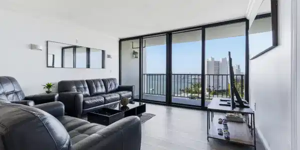 Image 3: Open living & Balcony