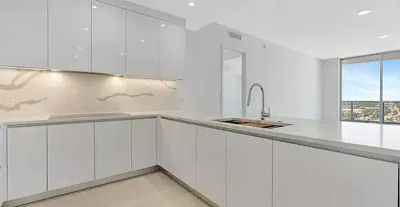 Image 3: Nautilus 2105 kitchen