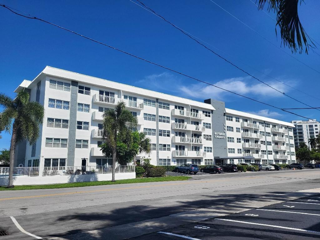 Image 2: Bayshore Embassy