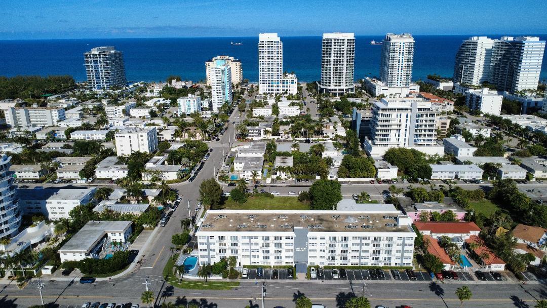 Image 4: Four Short Blocks to Beach